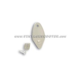 Cache Neiman direction Vespa